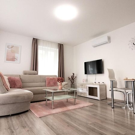 Sunsuite Szeged Exterior photo