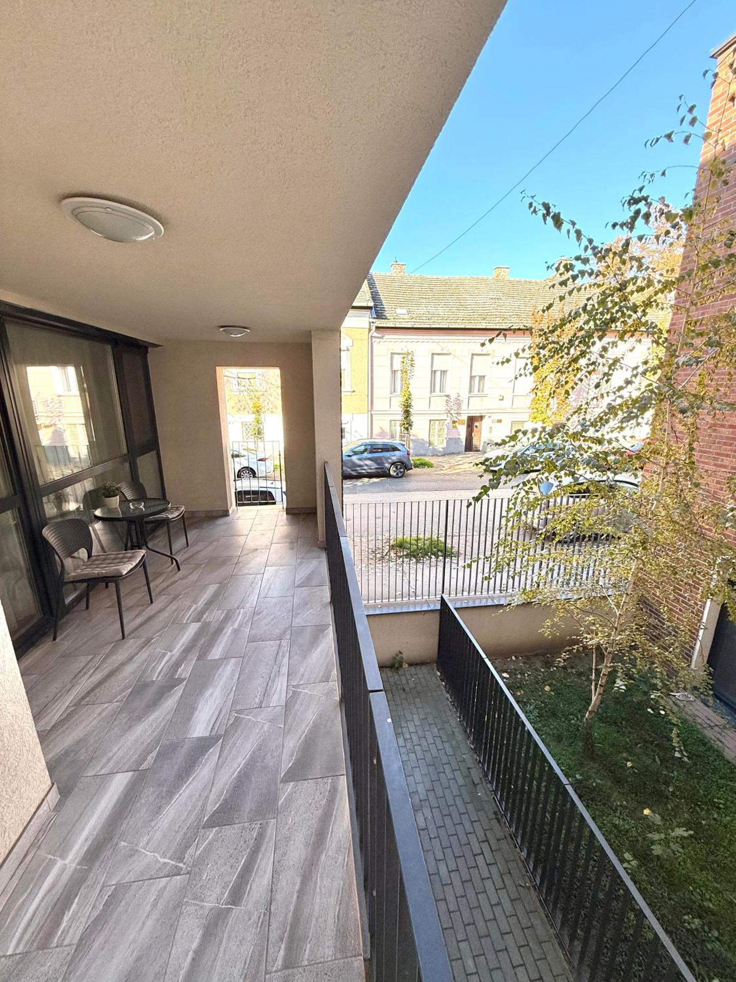 Sunsuite Szeged Exterior photo